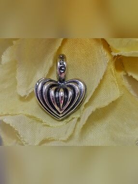 LAGOS CAVIAR 925 STERLING SILVER HEART PENDANT(EARRINGS ALSO AVALIABLE)